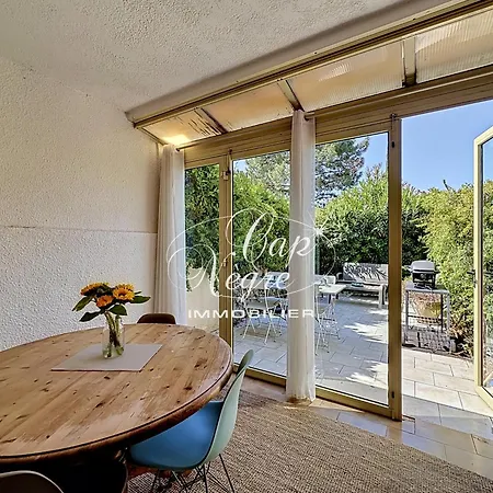 Mazet T3 Duplex 4 Pers Avec Terrasse Résidence Avec Piscine A Pramousquier * Le Lavandou