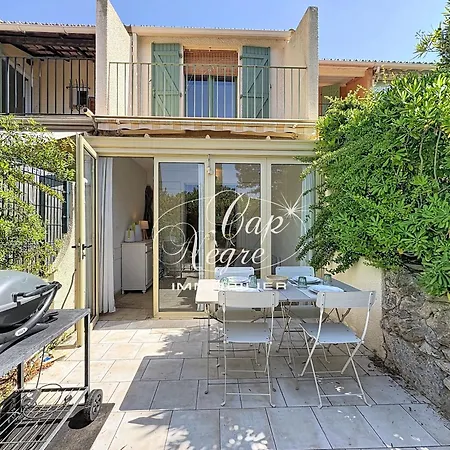 Mazet T3 Duplex 4 Pers Avec Terrasse Avec Piscine A Pramousquier شقة لو لا فاندو